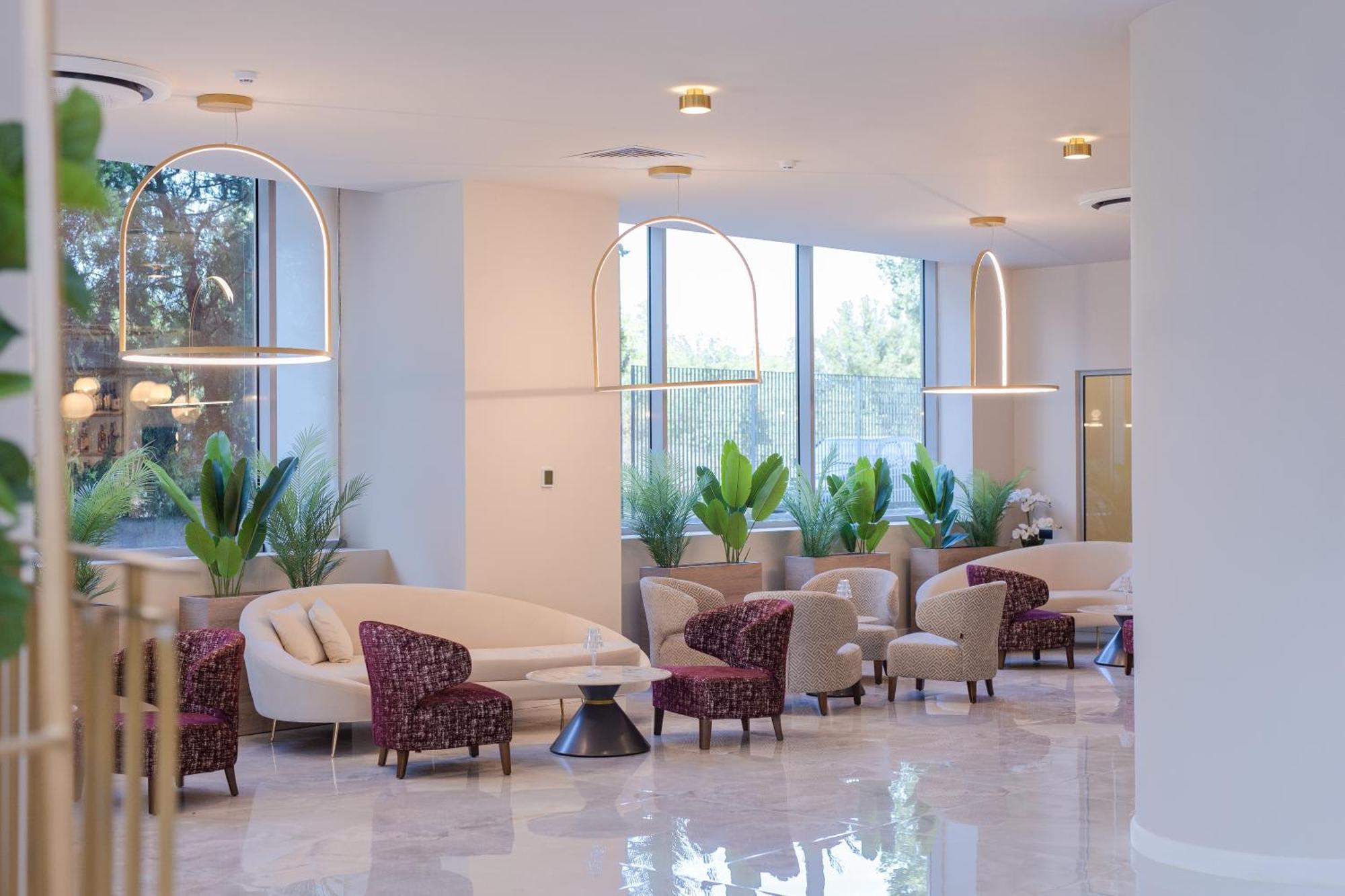 Ramada By Wyndham Bucharest Otopeni Airport מראה חיצוני תמונה