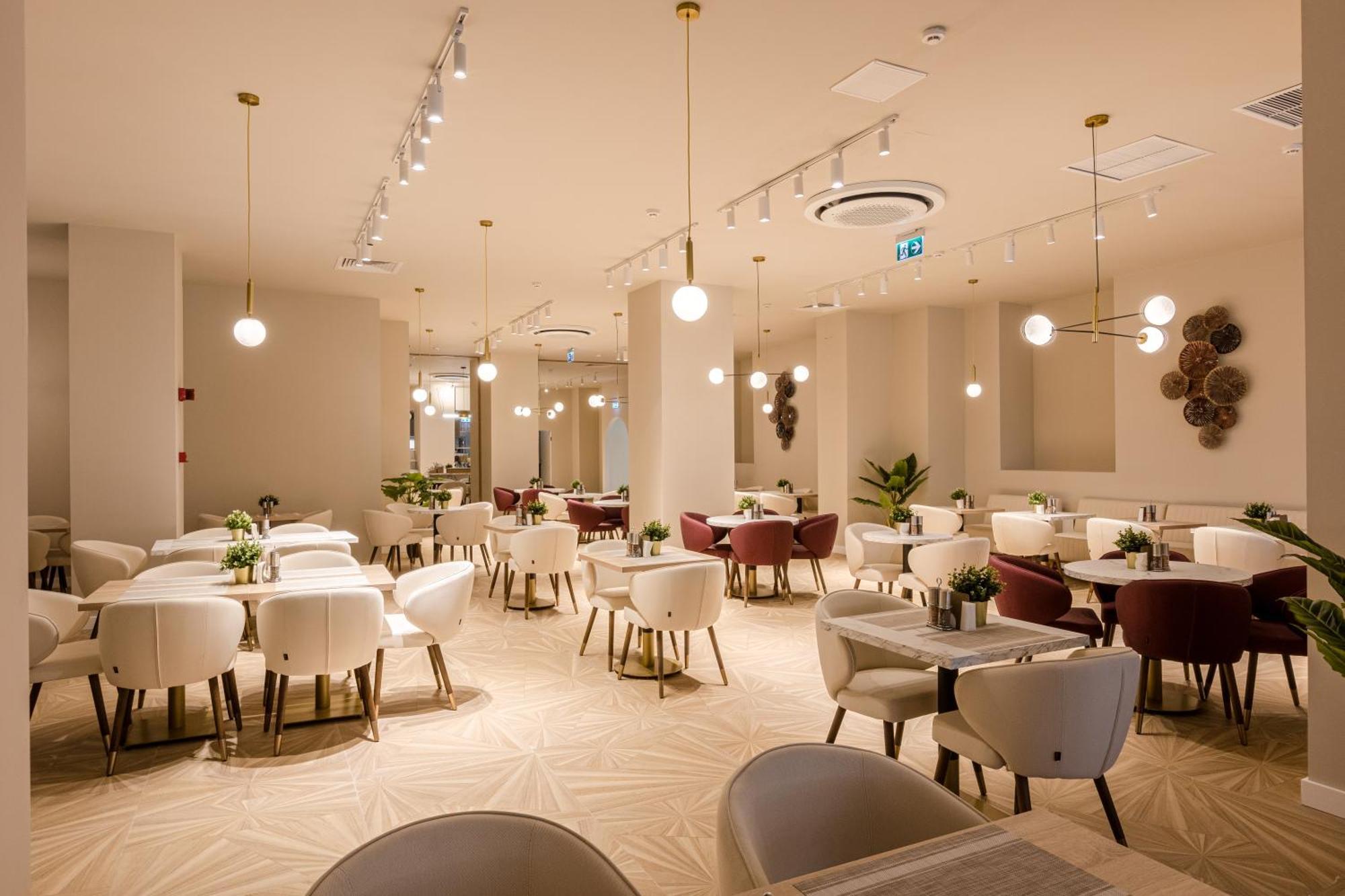 Ramada By Wyndham Bucharest Otopeni Airport מראה חיצוני תמונה