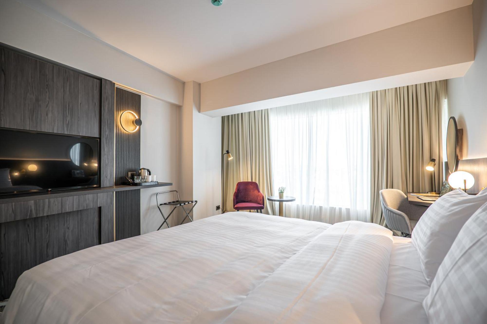 Ramada By Wyndham Bucharest Otopeni Airport מראה חיצוני תמונה