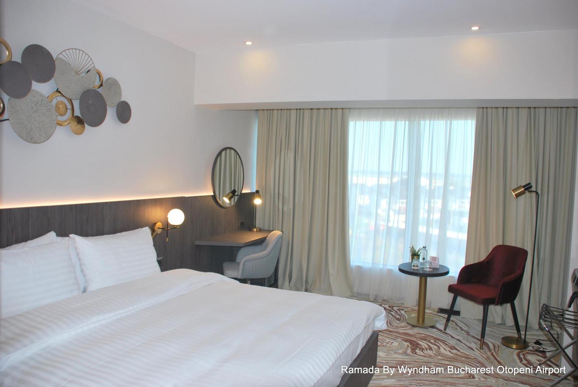 Ramada By Wyndham Bucharest Otopeni Airport מראה חיצוני תמונה