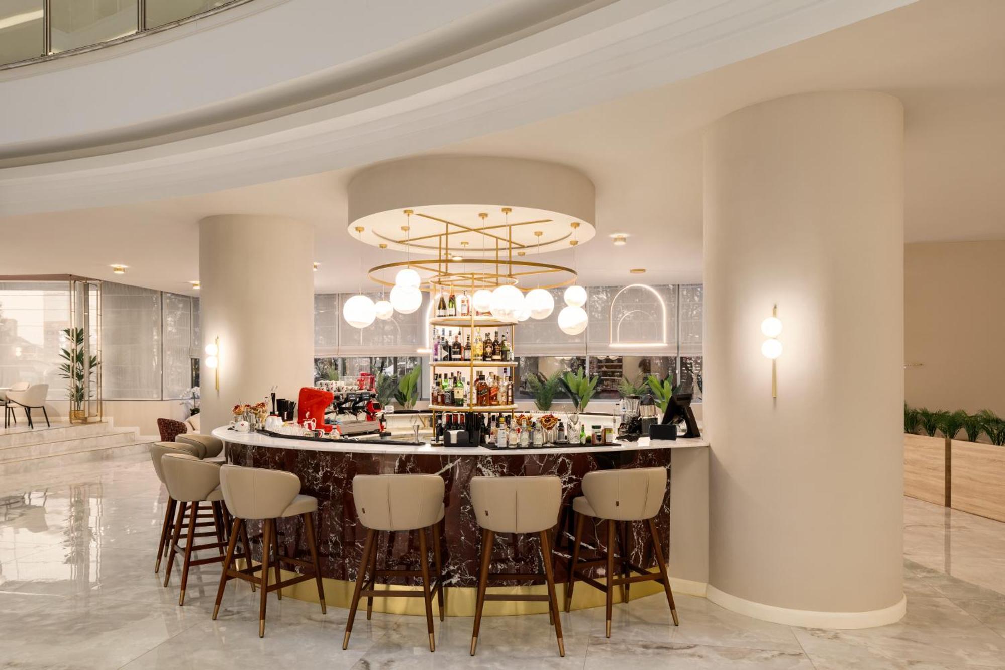 Ramada By Wyndham Bucharest Otopeni Airport מראה חיצוני תמונה