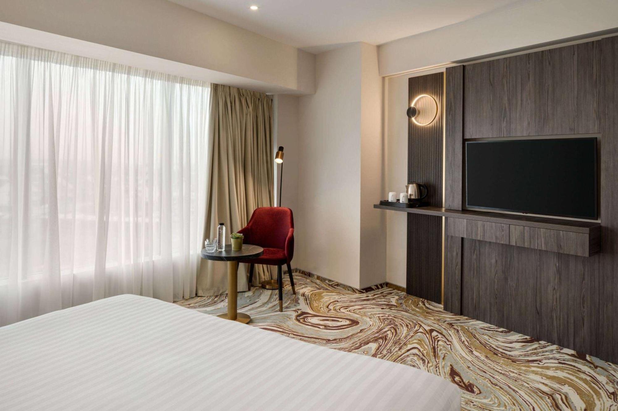 Ramada By Wyndham Bucharest Otopeni Airport מראה חיצוני תמונה